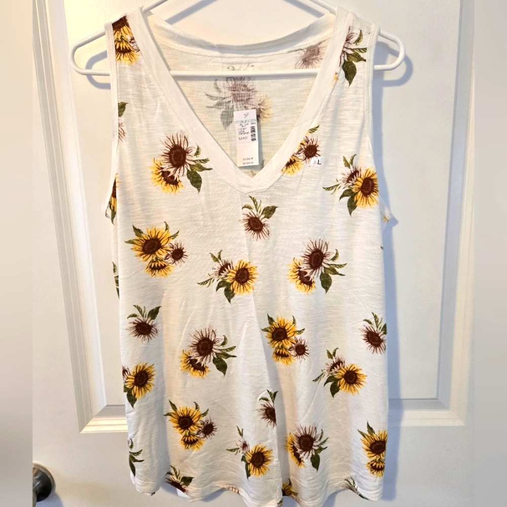 Maurices NWT! Floral Sleeveless Top - White with Sunflower Print Size Large
